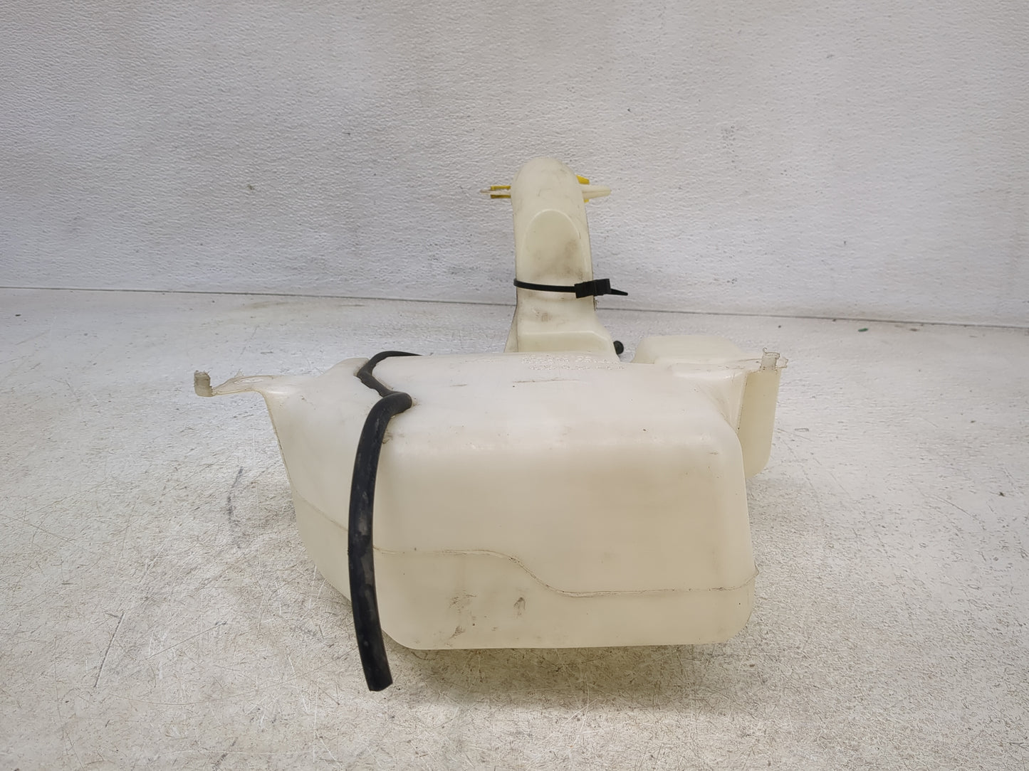 2011 Town & Country Windshield Washer Fluid Reservoir Bottle Oem - Oemusedautoparts1.com