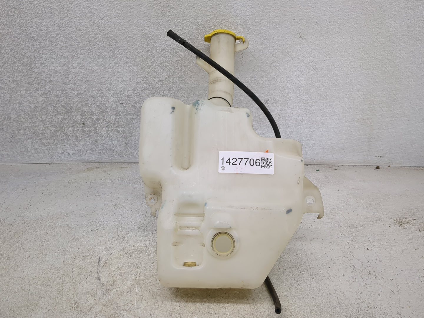 2011 Town & Country Windshield Washer Fluid Reservoir Bottle Oem - Oemusedautoparts1.com