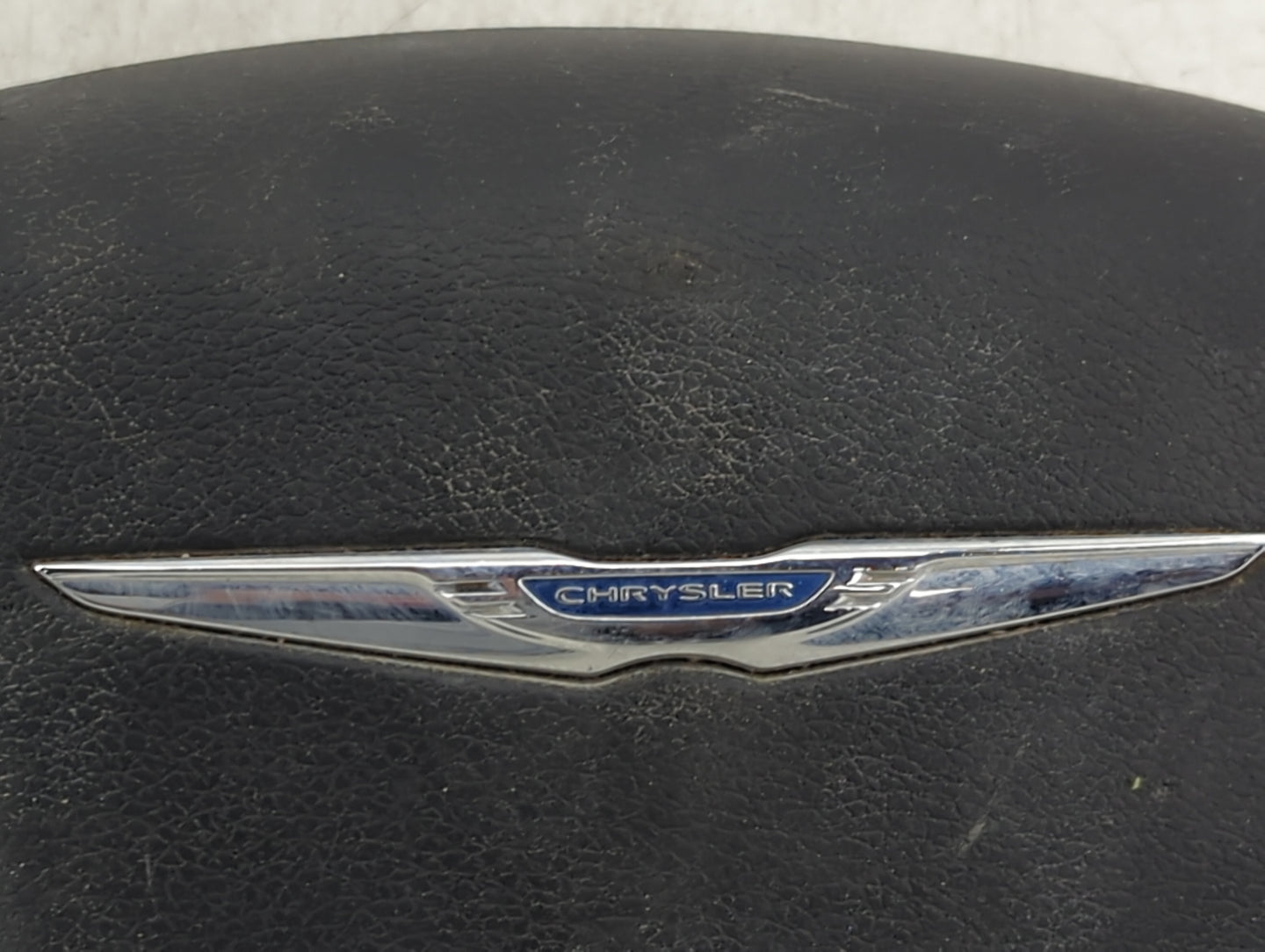 2014 Chrysler Town & Country Air Bag Driver Left Steering Wheel Mounted 1458890 - Oemusedautoparts1.com