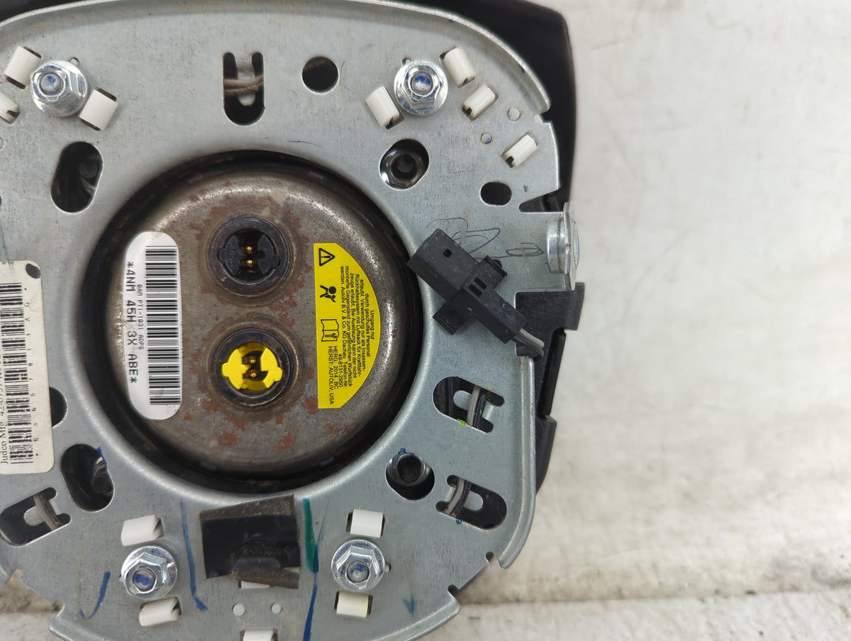 2014 Chrysler Town & Country Air Bag Driver Left Steering Wheel Mounted 1458890 - Oemusedautoparts1.com