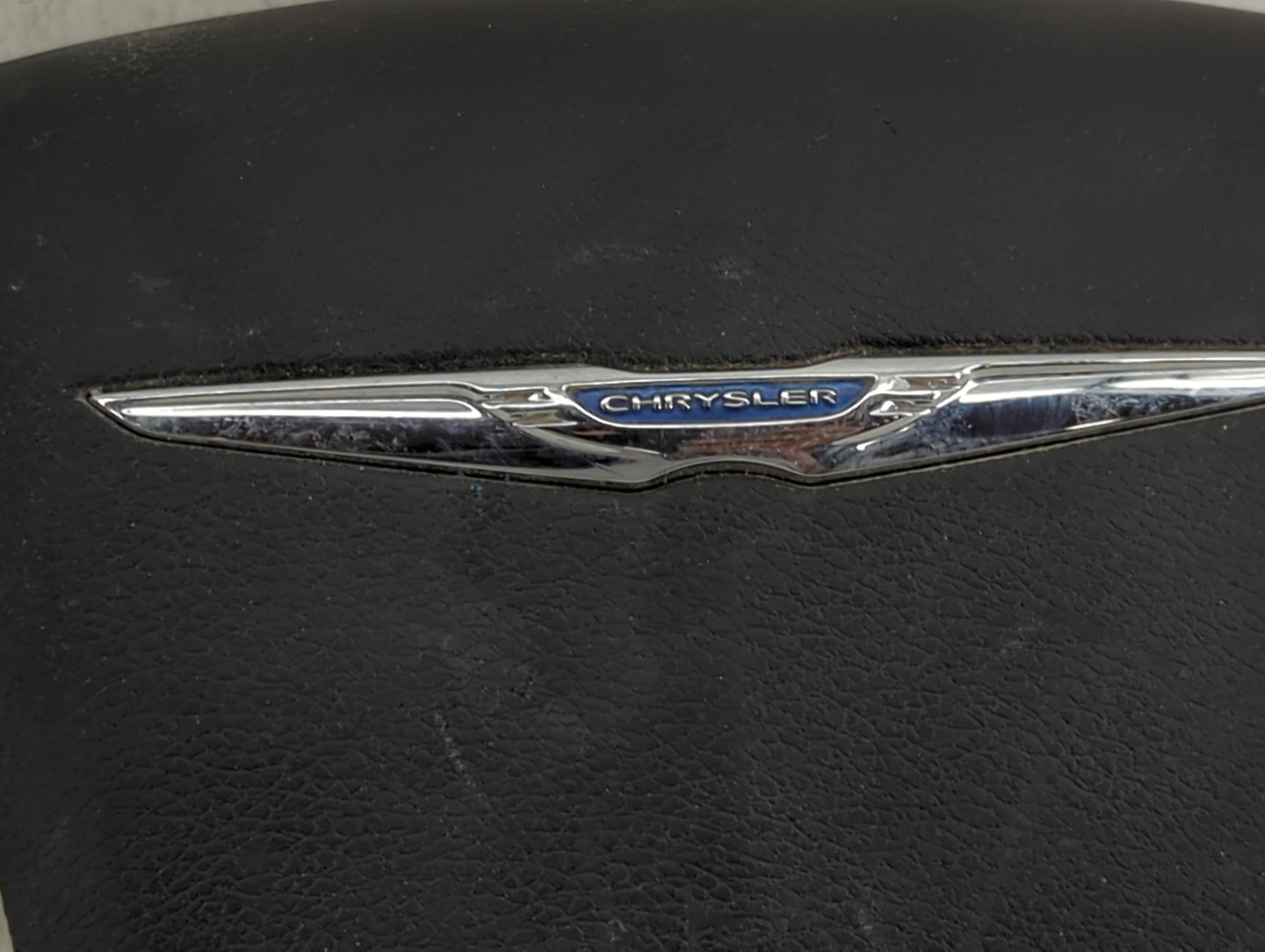 2014 Chrysler Town & Country Air Bag Driver Left Steering Wheel Mounted 1459034 - Oemusedautoparts1.com