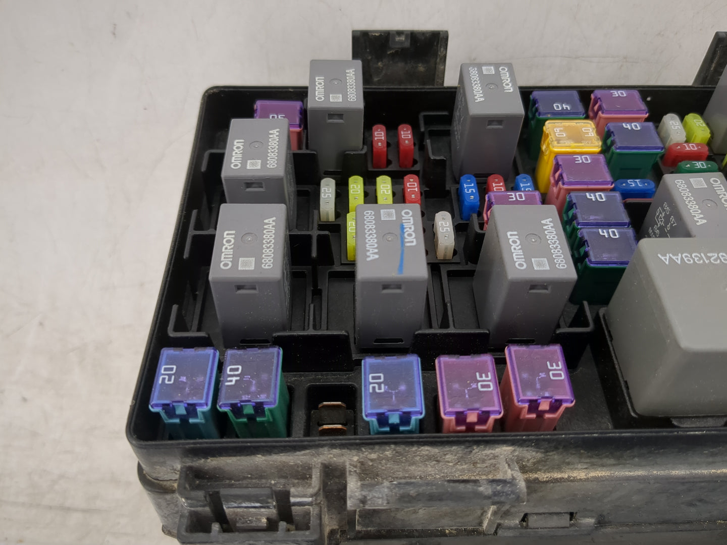 2014-2014 Chrysler Town & Country Fusebox Fuse Box Relay Module Tipm 1460533 - Oemusedautoparts1.com