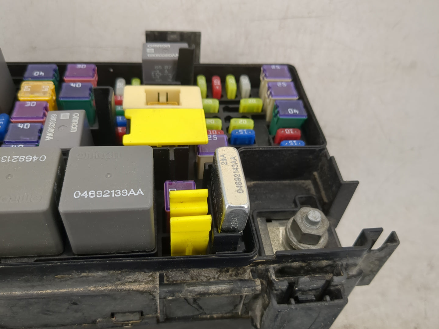 2014-2014 Chrysler Town & Country Fusebox Fuse Box Relay Module Tipm 1460533 - Oemusedautoparts1.com