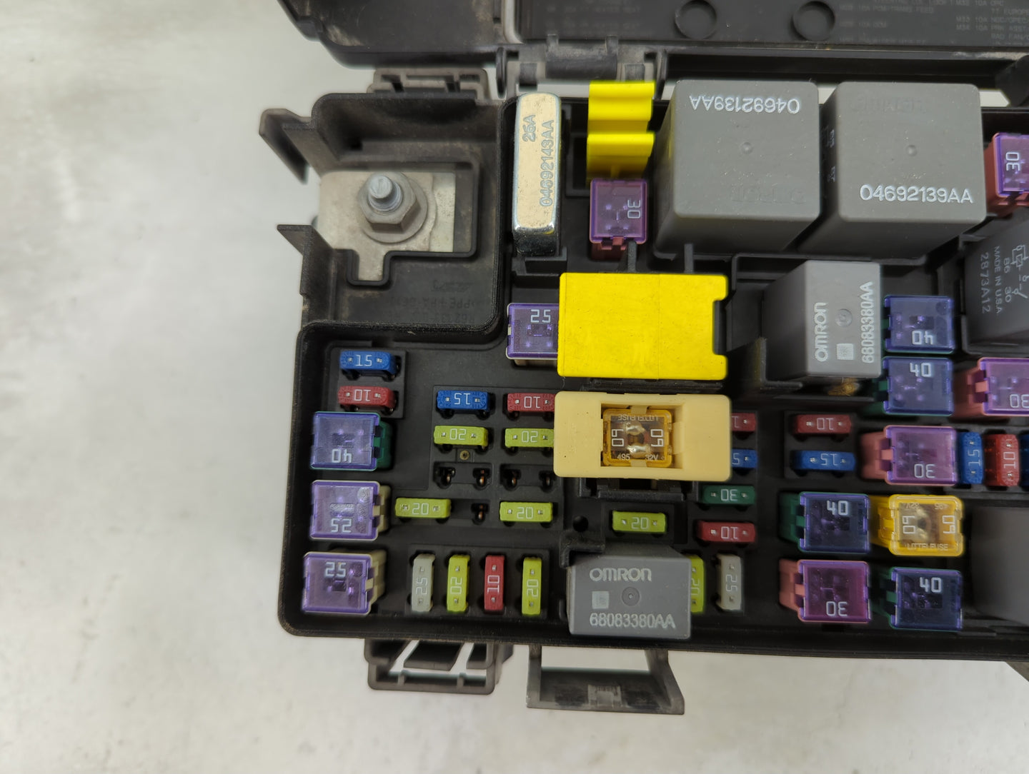 2014-2014 Chrysler Town & Country Fusebox Fuse Box Relay Module Tipm 1460615 - Oemusedautoparts1.com