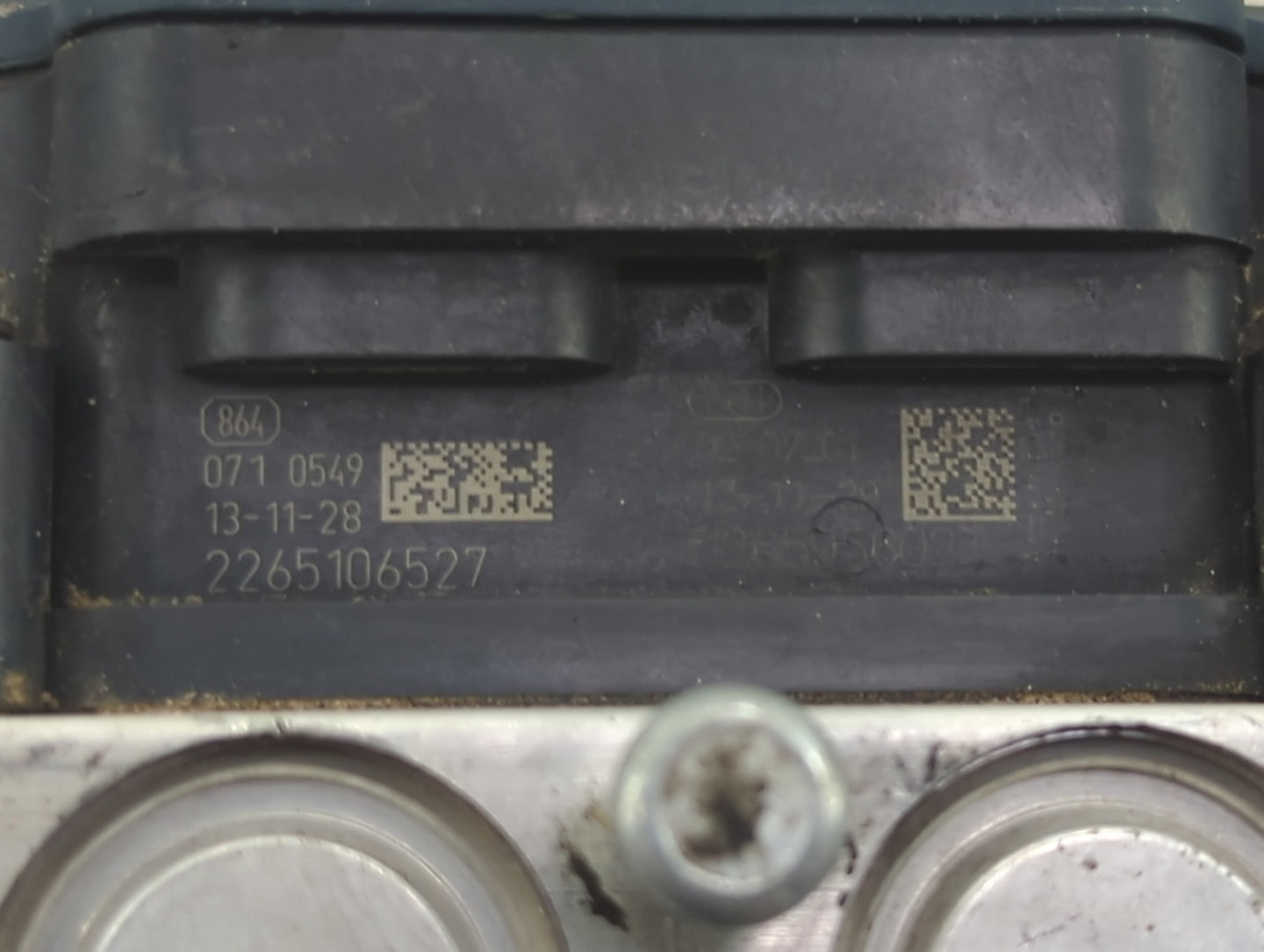 2014 Chrysler Town & Country ABS Pump Control Module Replacement P/N:2265106527 Fits OEM Used Auto Parts - Oemusedautoparts1