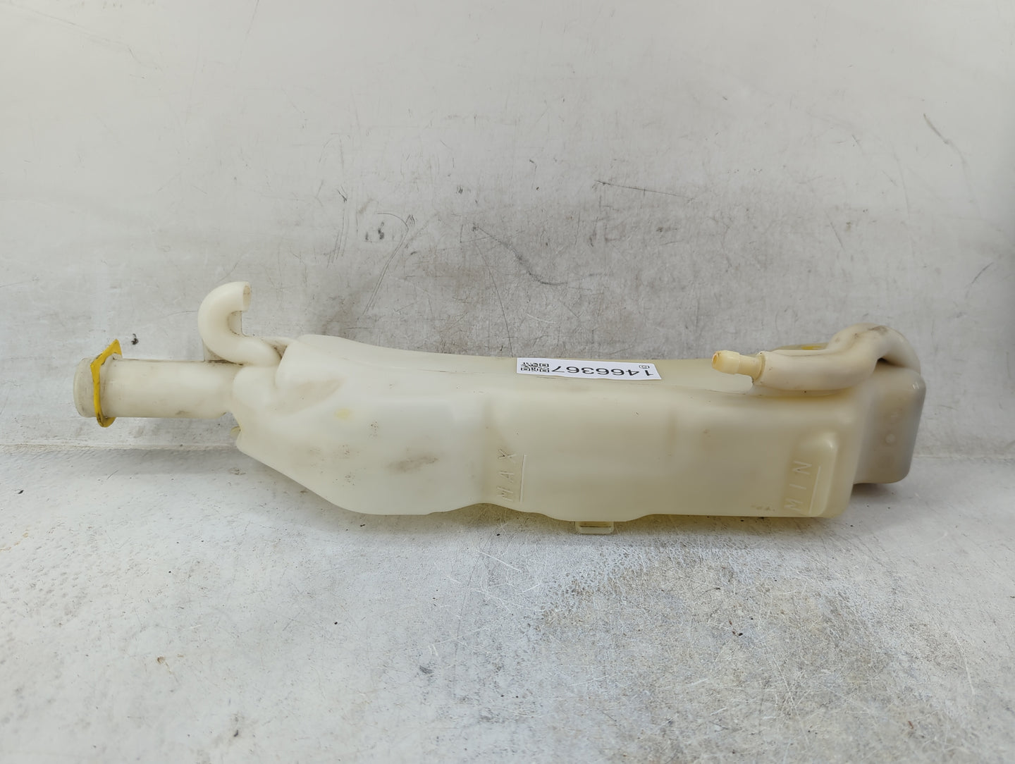 2011 Chrysler Town & Country Windshield Washer Fluid Reservoir Bottle 1466367 - Oemusedautoparts1.com