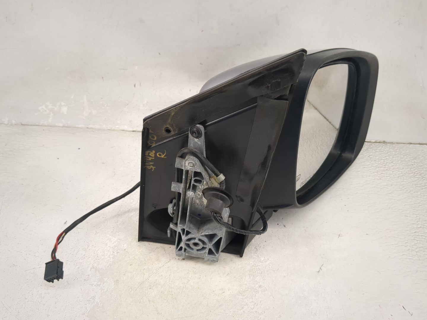 2011-2016 Chrysler Town & Country Passenger Side View Mirror - Right Door Mirror OEM Used - Oemusedautoparts1.com