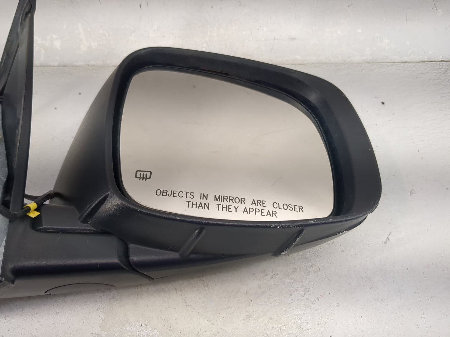 2011-2016 Chrysler Town & Country Passenger Side View Mirror - Right Door Mirror OEM Used - Oemusedautoparts1.com