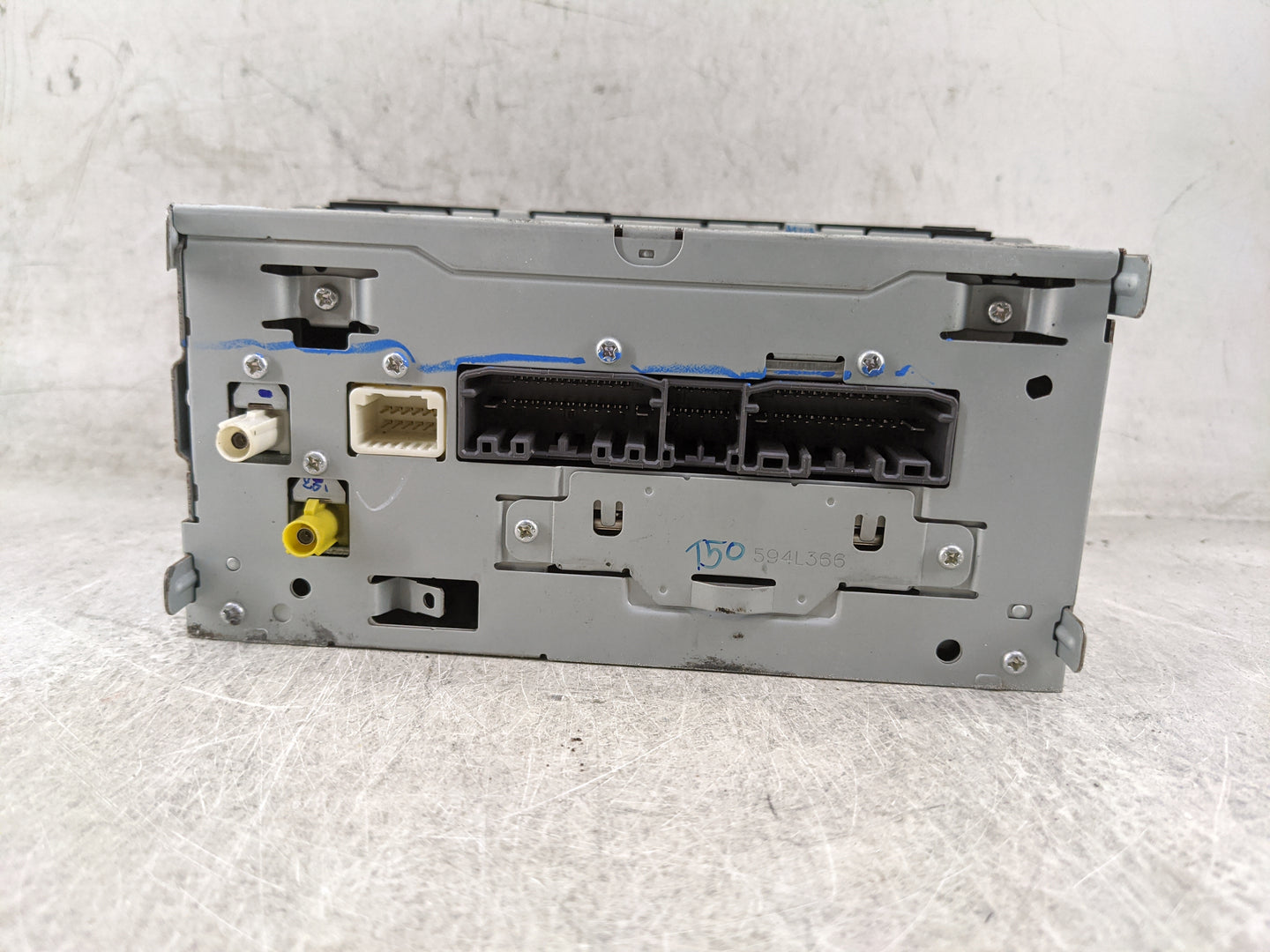 2012-2016 Chrysler Town & Country Radio AM FM Cd Player Receiver Replacement P/N:P05091327AE Fits OEM Used Auto Parts - Oemu