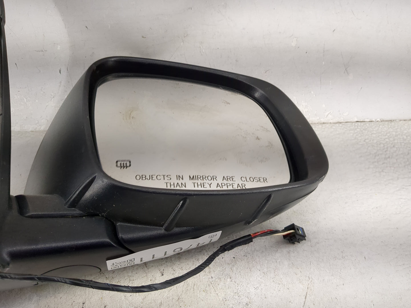 2011-2016 Chrysler Town & Country Passenger Side View Mirror - Right Door Mirror OEM Used - Oemusedautoparts1.com