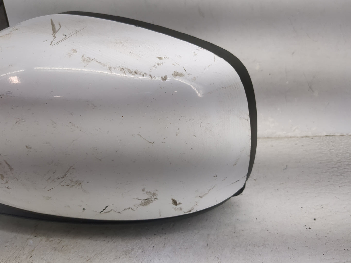 2011-2016 Chrysler Town & Country Driver Side View Mirror - Left Door Mirror OEM Used - Oemusedautoparts1.com