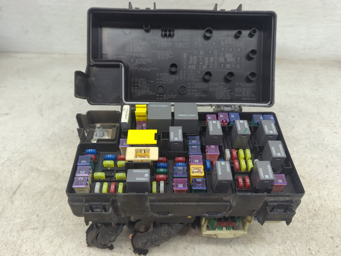2014 Chrysler Town & Country Fusebox Fuse Box Relay Module Tipm 1481062 - Oemusedautoparts1.com