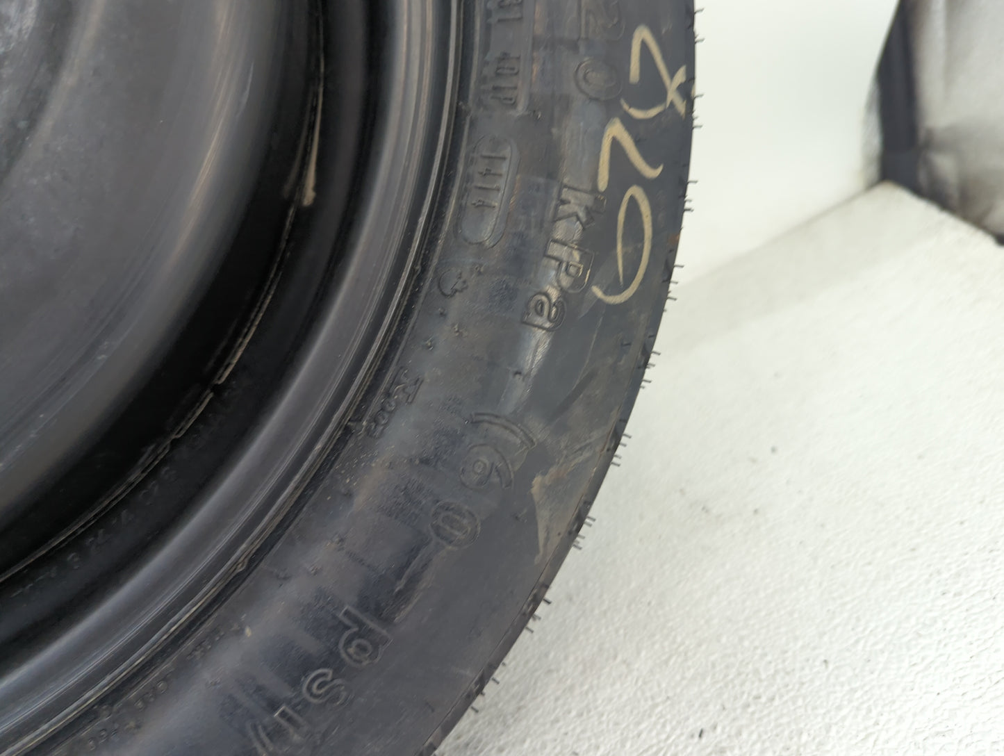 2012-2016 Chrysler Town & Country Spare Donut Tire Wheel Rim Oem - Oemusedautoparts1.com