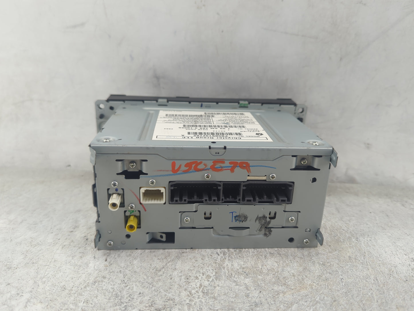 2014 Chrysler Town & Country Radio AM FM Cd Player Receiver Replacement P/N:P05091327AE Fits OEM Used Auto Parts - Oemusedau