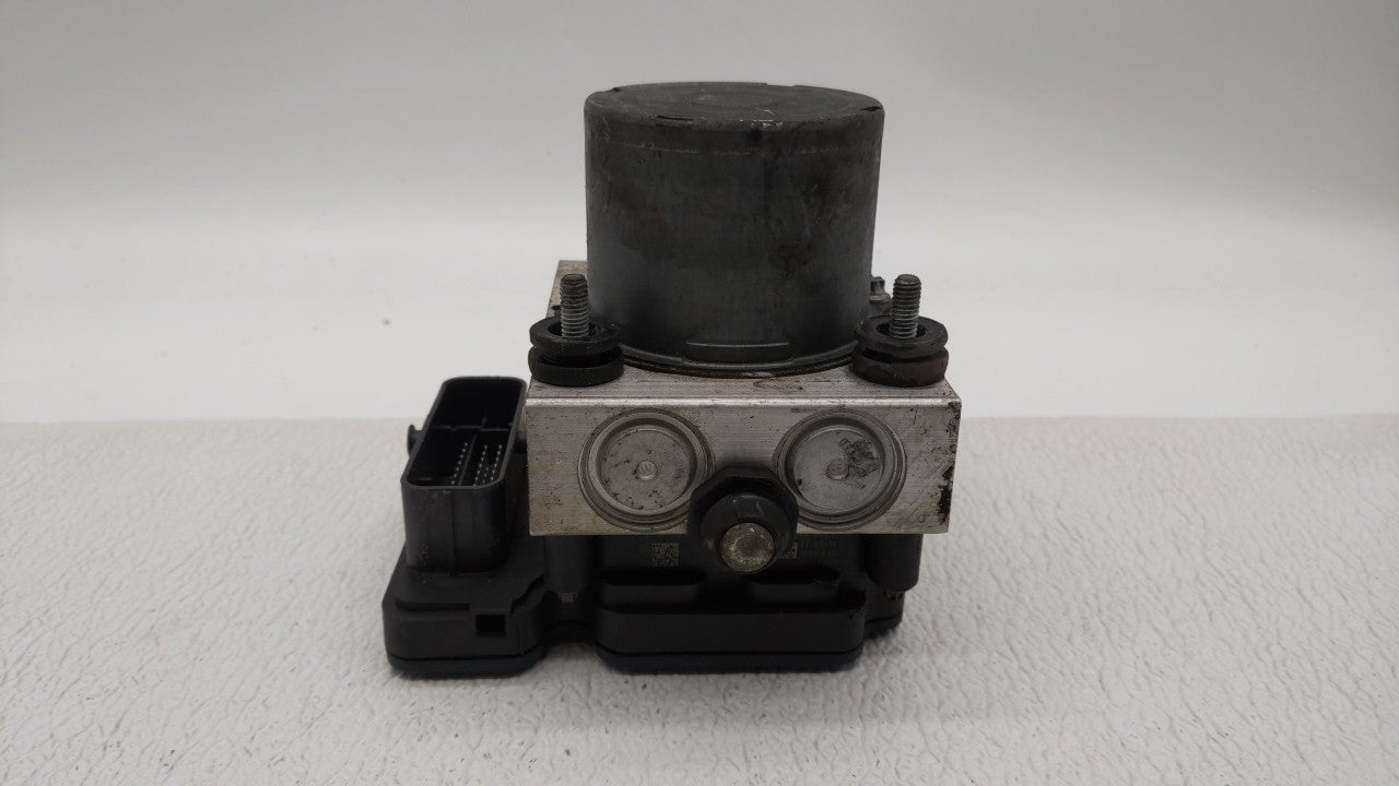 2014 Chrysler Town & Country ABS Pump Control Module Replacement P/N:P68183803AC 68183803AC Fits OEM Used Auto Parts - Oemus