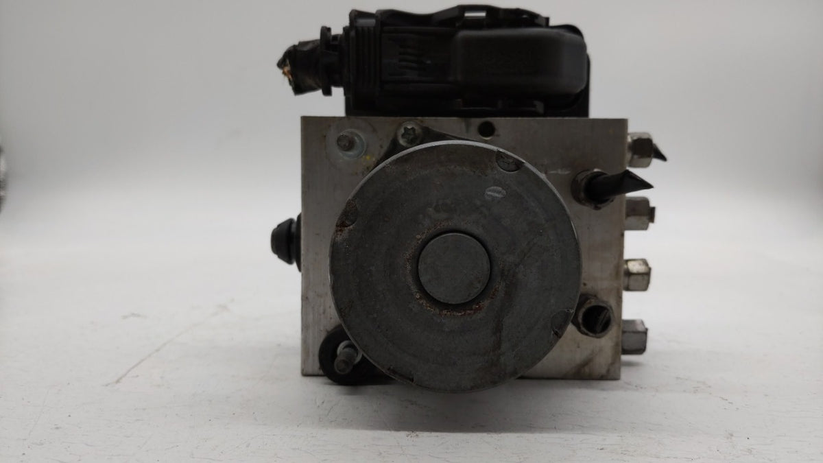 2014 Chrysler Town & Country Anti-Lock Brake ABS Pump Module Actuator OEM P/N:P68183803AC Fits OEM Used Auto Parts - Oemused