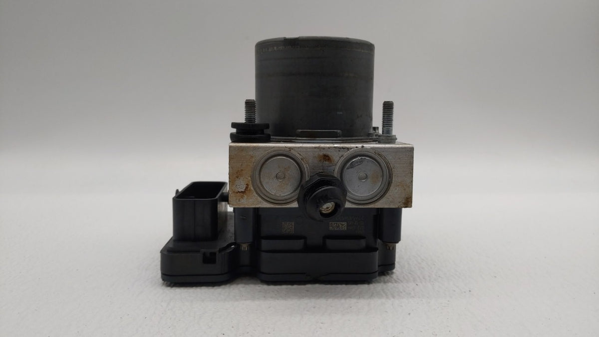 2014 Chrysler Town & Country Anti-Lock Brake ABS Pump Module Actuator OEM P/N:P68183803AC Fits OEM Used Auto Parts - Oemused