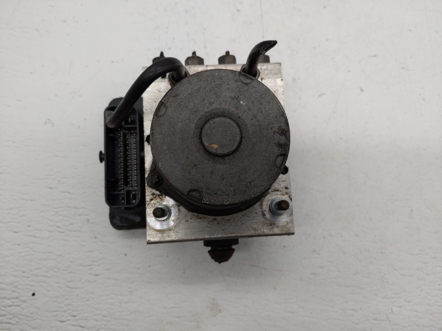 2014 Chrysler Town & Country ABS Pump Control Module Replacement P/N:P68183803AC Fits OEM Used Auto Parts - Oemusedautoparts
