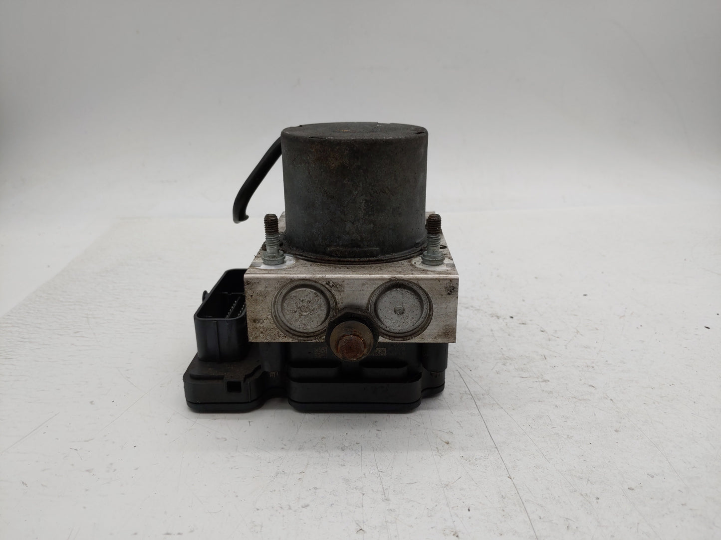 2014 Chrysler Town & Country ABS Pump Control Module Replacement P/N:P68183803AC Fits OEM Used Auto Parts - Oemusedautoparts