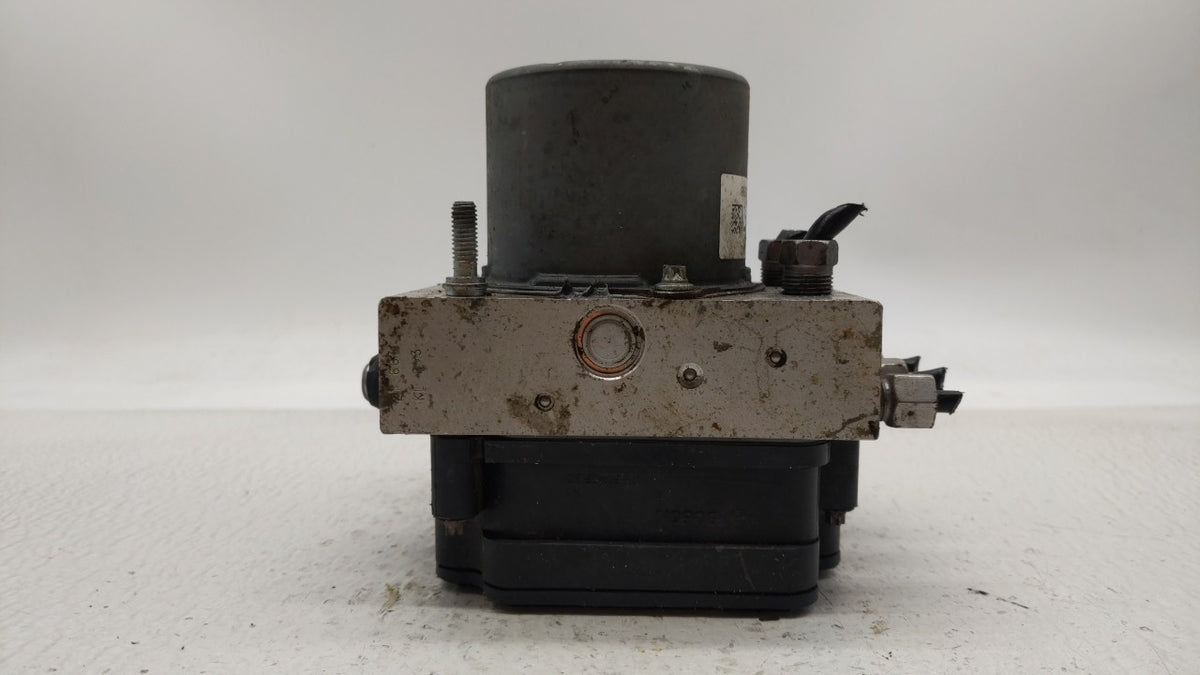 2014 Chrysler Town & Country Anti-Lock Brake ABS Pump Module Actuator OEM P/N:P68183803AC Fits OEM Used Auto Parts - Oemused