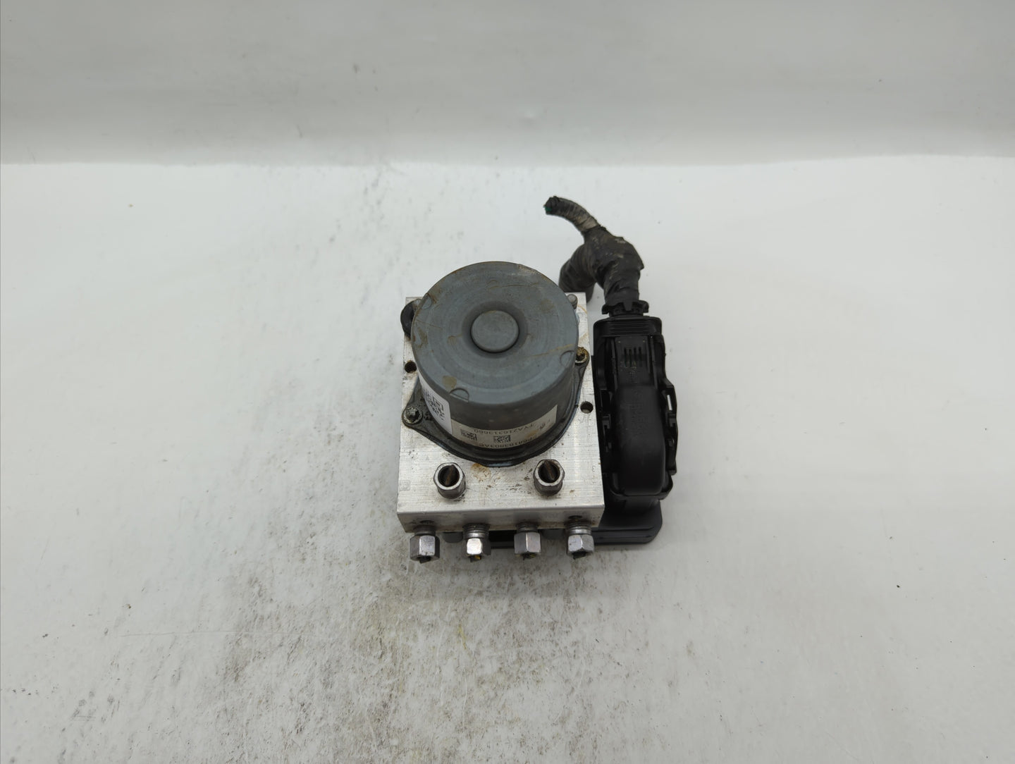 2014 Chrysler Town & Country ABS Pump Control Module Replacement P/N:P68183803AC Fits OEM Used Auto Parts - Oemusedautoparts