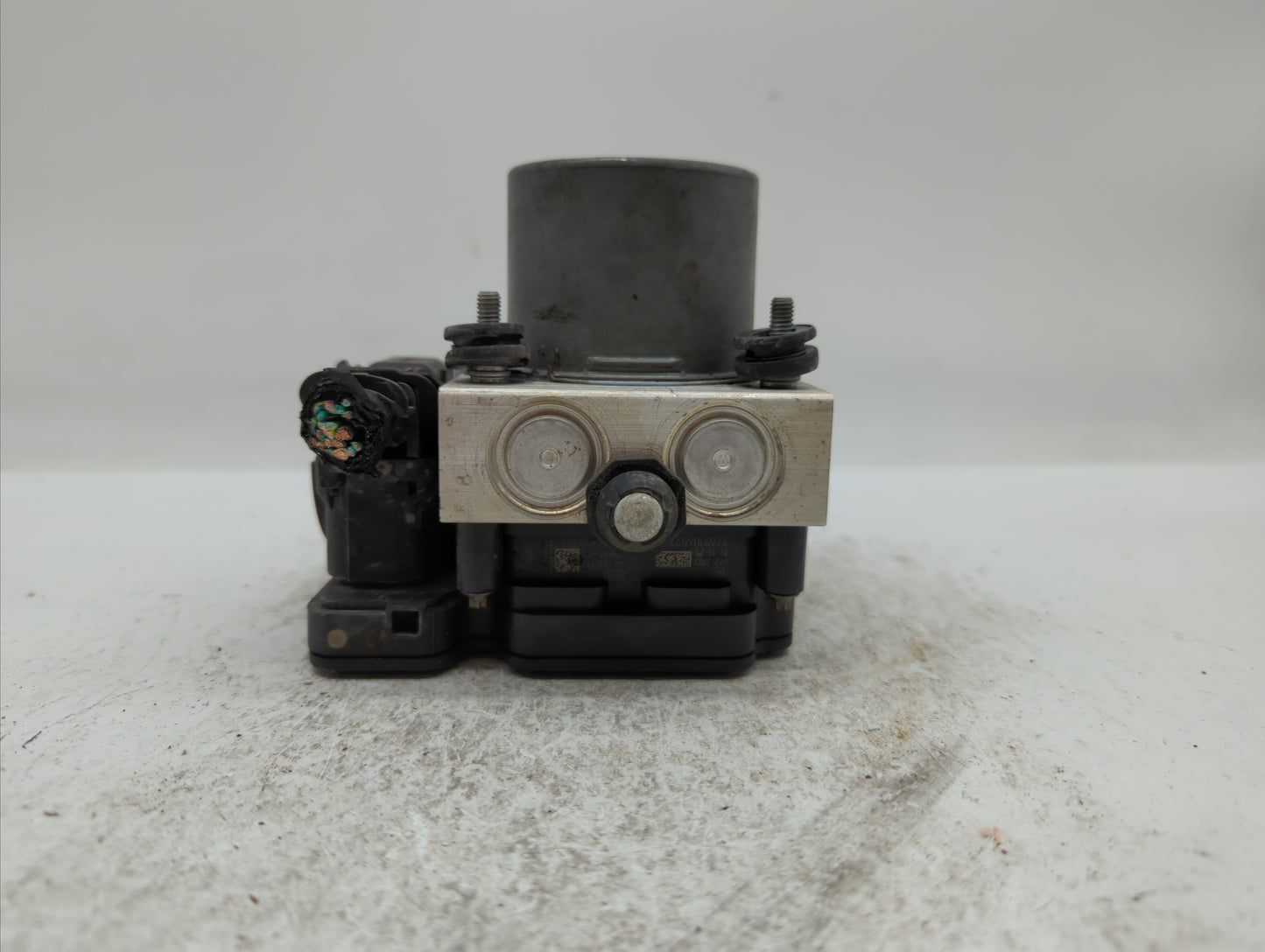 2014 Chrysler Town & Country ABS Pump Control Module Replacement P/N:P68183803AC Fits OEM Used Auto Parts - Oemusedautoparts