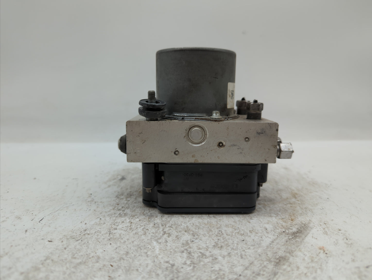 2014 Chrysler Town & Country ABS Pump Control Module Replacement P/N:P68183803AC Fits OEM Used Auto Parts - Oemusedautoparts