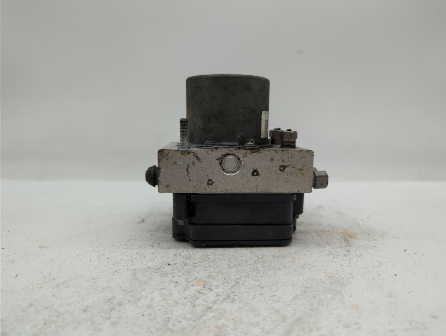 2014 Chrysler Town & Country ABS Pump Control Module Replacement P/N:P68183803AC Fits OEM Used Auto Parts - Oemusedautoparts