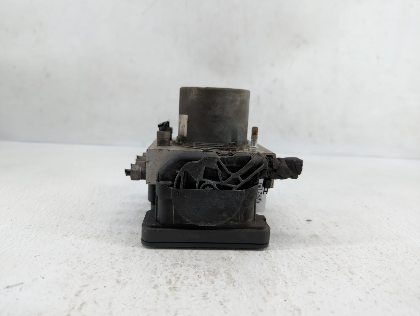 2014 Chrysler Town & Country ABS Pump Control Module Replacement P/N:68183803AC P68183803AC Fits OEM Used Auto Parts - Oemus
