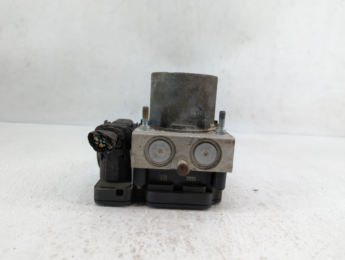2014 Chrysler Town & Country ABS Pump Control Module Replacement P/N:68183803AC P68183803AC Fits OEM Used Auto Parts - Oemus