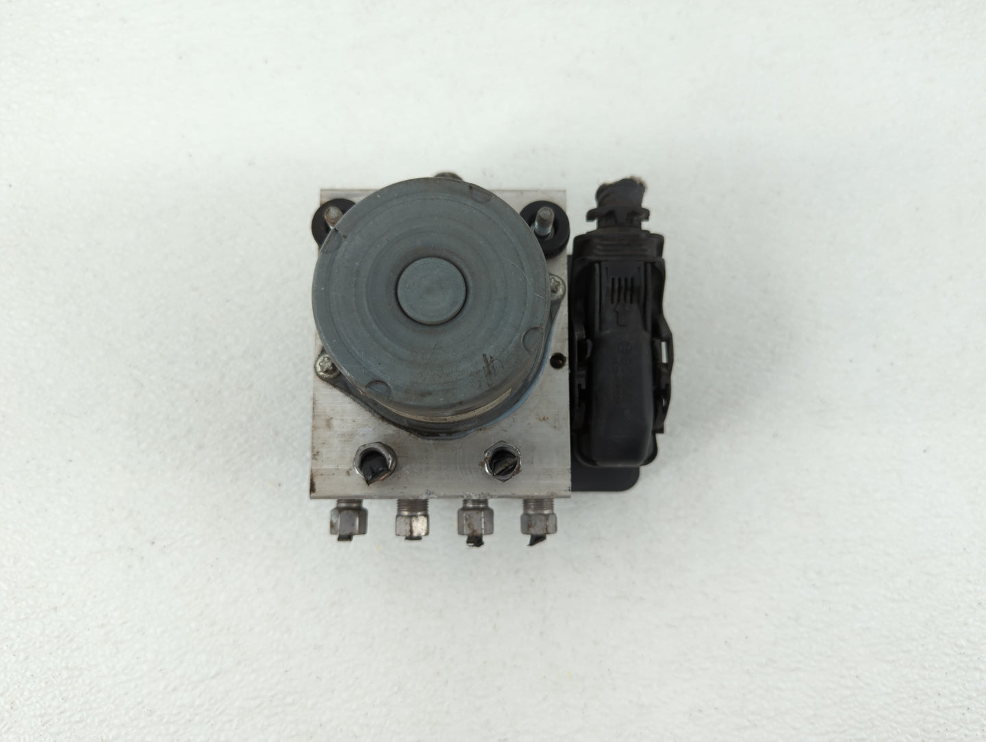 2014 Chrysler Town & Country ABS Pump Control Module Replacement P/N:68183803AC P68183803AC Fits OEM Used Auto Parts - Oemus