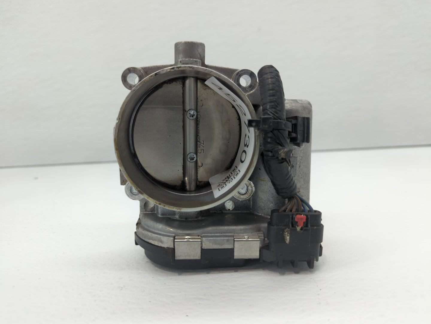 2011-2016 Chrysler Town & Country Throttle Body P/N:05184349AE 05184349AC Fits OEM Used Auto Parts - Oemusedautoparts1.com