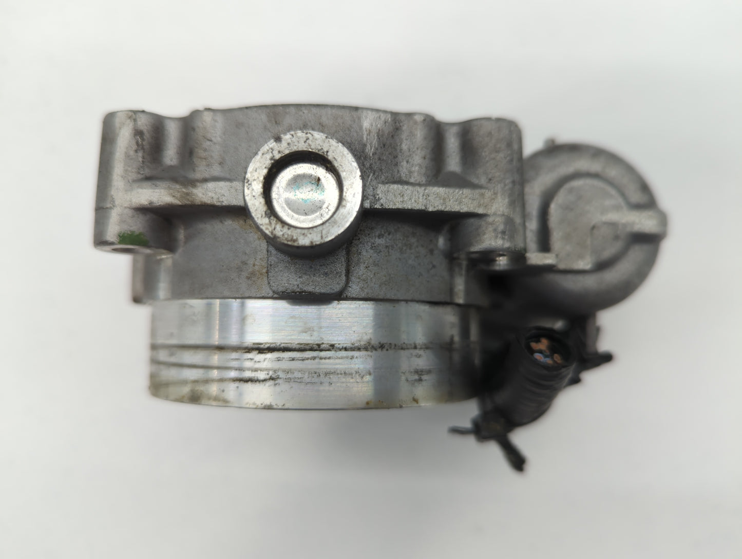 2011-2016 Chrysler Town & Country Throttle Body P/N:05184349AE 05184349AC Fits OEM Used Auto Parts - Oemusedautoparts1.com