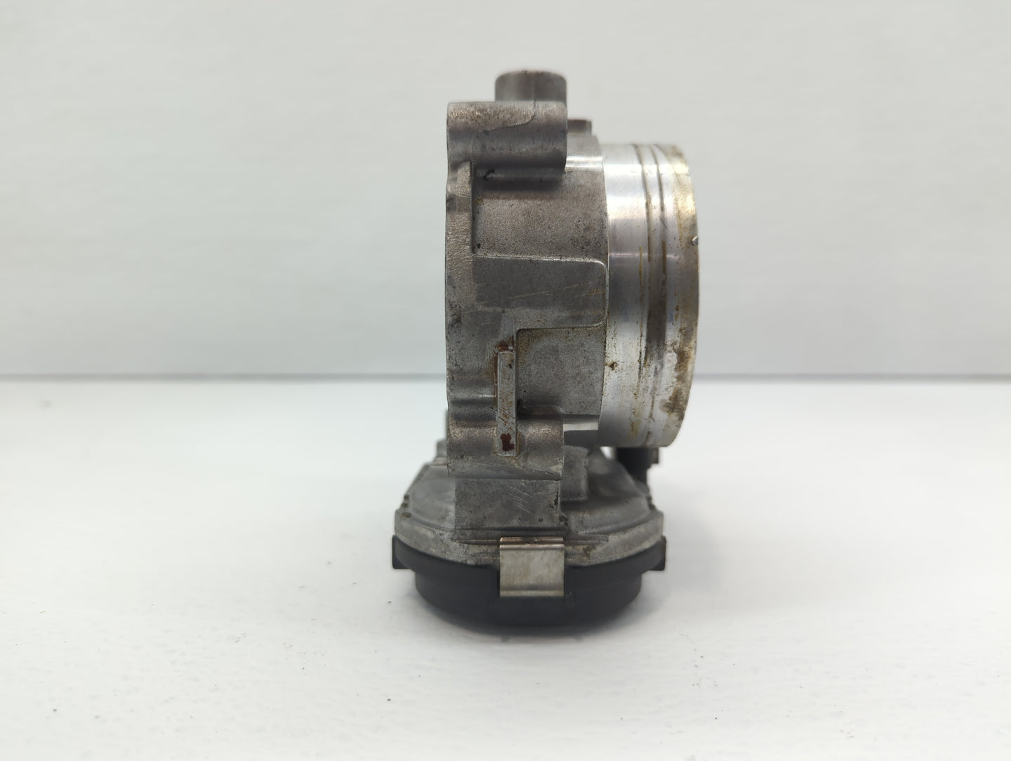 2011-2016 Chrysler Town & Country Throttle Body P/N:05184349AE 05184349AC Fits OEM Used Auto Parts - Oemusedautoparts1.com