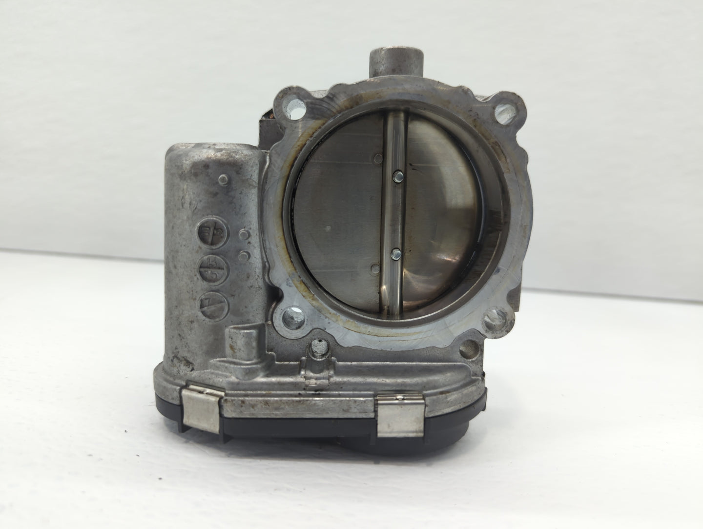 2011-2016 Chrysler Town & Country Throttle Body P/N:05184349AE 05184349AC Fits OEM Used Auto Parts - Oemusedautoparts1.com