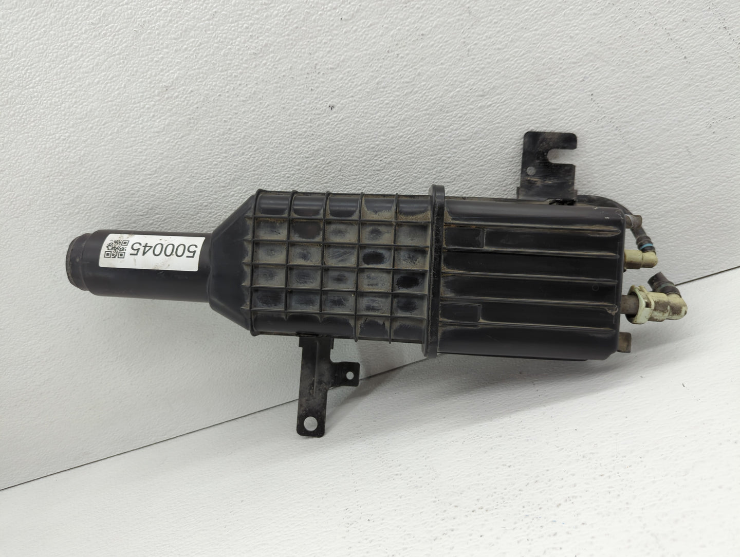 2014 Chrysler Town & Country Fuel Vapor Charcoal Canister - Oemusedautoparts1.com