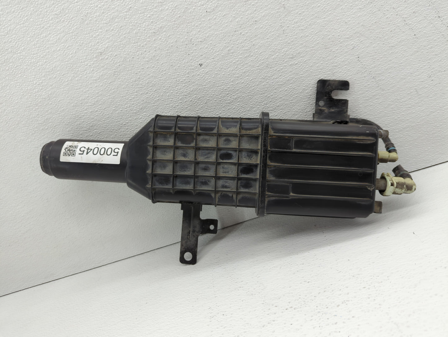 2014 Chrysler Town & Country Fuel Vapor Charcoal Canister - Oemusedautoparts1.com