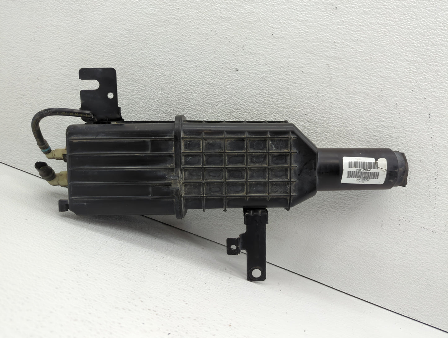 2014 Chrysler Town & Country Fuel Vapor Charcoal Canister - Oemusedautoparts1.com