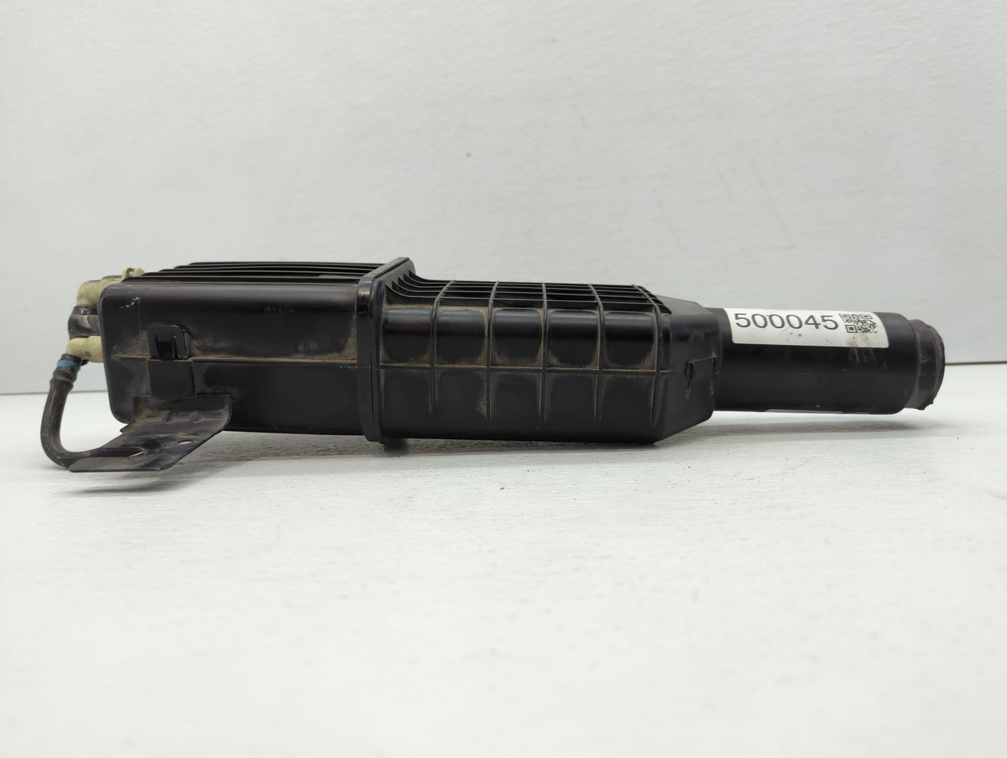 2014 Chrysler Town & Country Fuel Vapor Charcoal Canister - Oemusedautoparts1.com