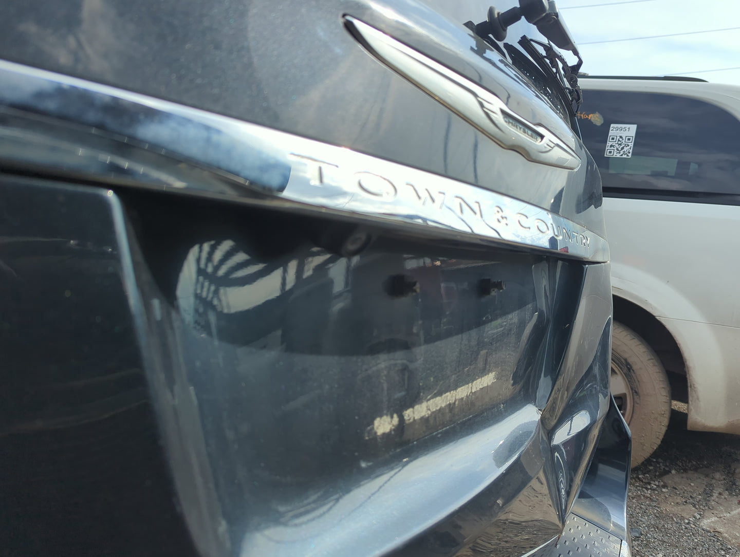2011-2016 Chrysler Town & Country Back Up Sensor Backup Camera - Oemusedautoparts1.com
