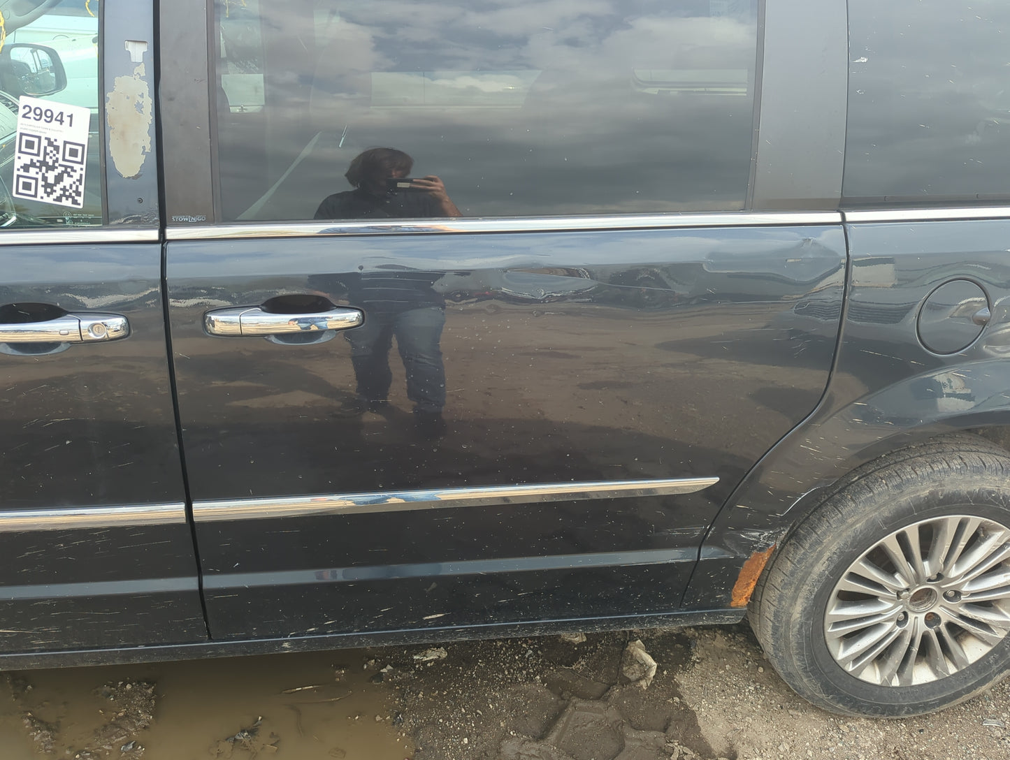 2011-2016 Chrysler Town & Country Driver Rear Door Oem 5011640 - Oemusedautoparts1.com