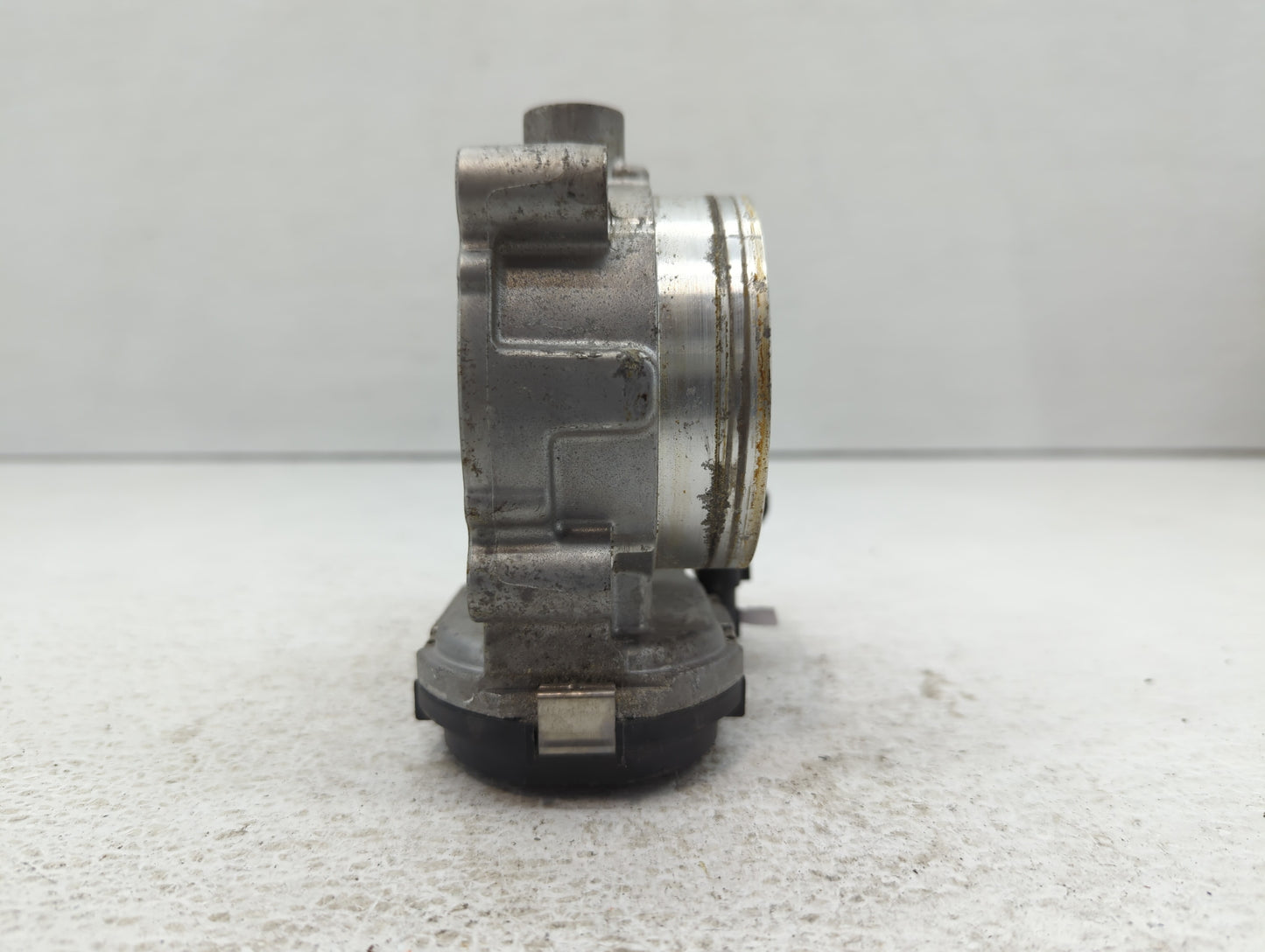 2011-2016 Chrysler Town & Country Throttle Body P/N:05184349AC Fits OEM Used Auto Parts - Oemusedautoparts1.com