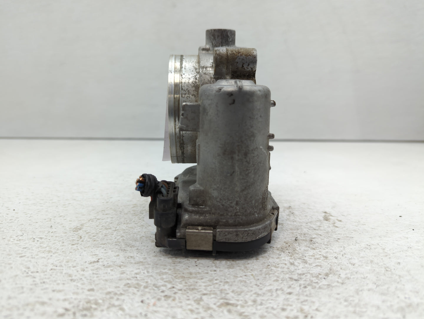 2011-2016 Chrysler Town & Country Throttle Body P/N:05184349AC Fits OEM Used Auto Parts - Oemusedautoparts1.com