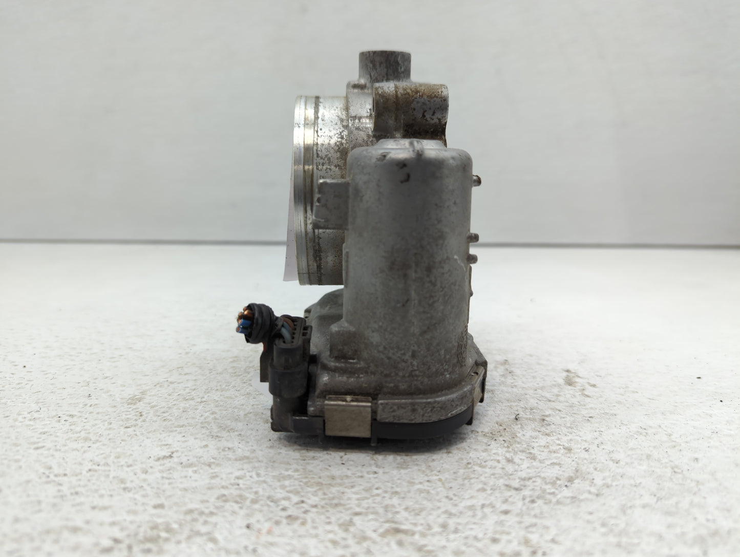 2011-2016 Chrysler Town & Country Throttle Body P/N:05184349AC Fits OEM Used Auto Parts - Oemusedautoparts1.com