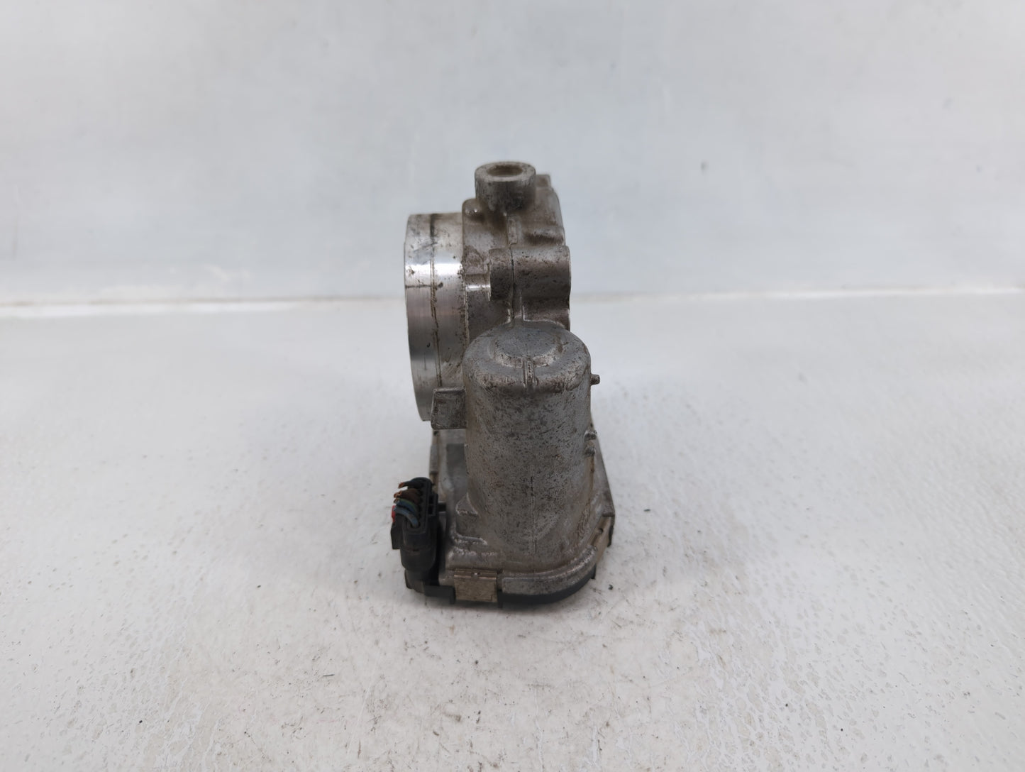 2011-2016 Chrysler Town & Country Throttle Body P/N:05184349AC Fits OEM Used Auto Parts - Oemusedautoparts1.com