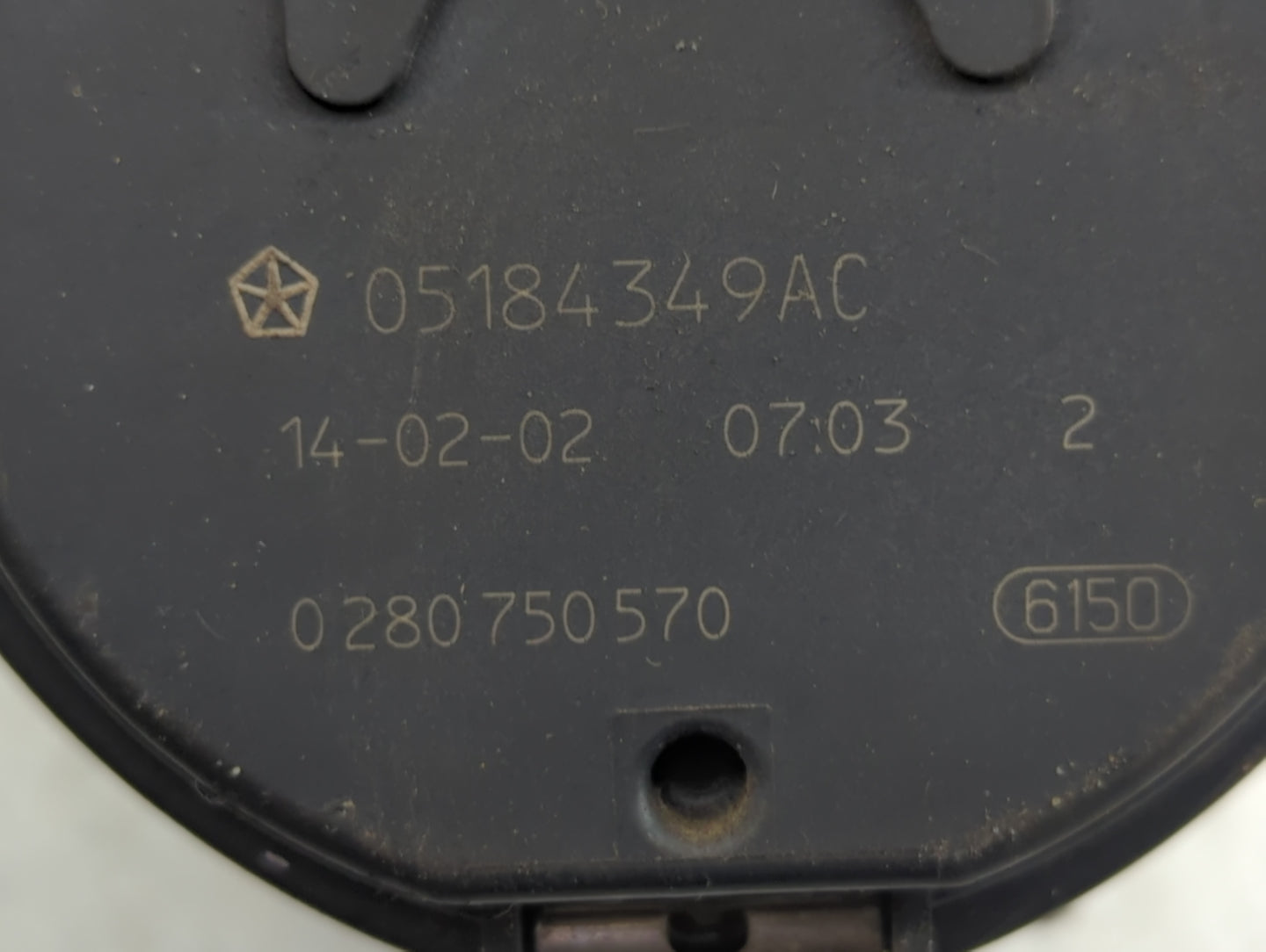 2011-2016 Chrysler Town & Country Throttle Body P/N:05184349AC Fits OEM Used Auto Parts - Oemusedautoparts1.com