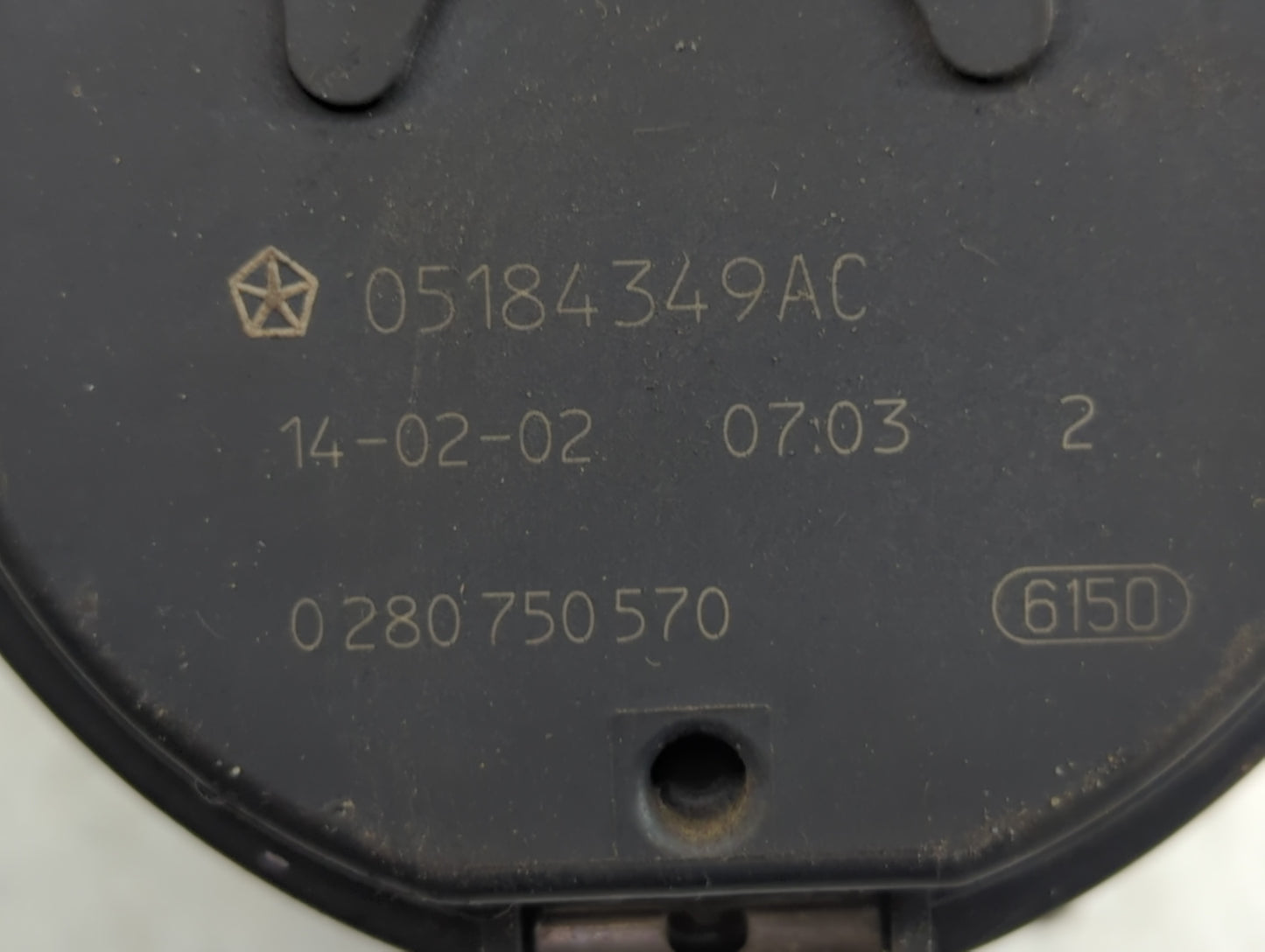 2011-2016 Chrysler Town & Country Throttle Body P/N:05184349AC Fits OEM Used Auto Parts - Oemusedautoparts1.com