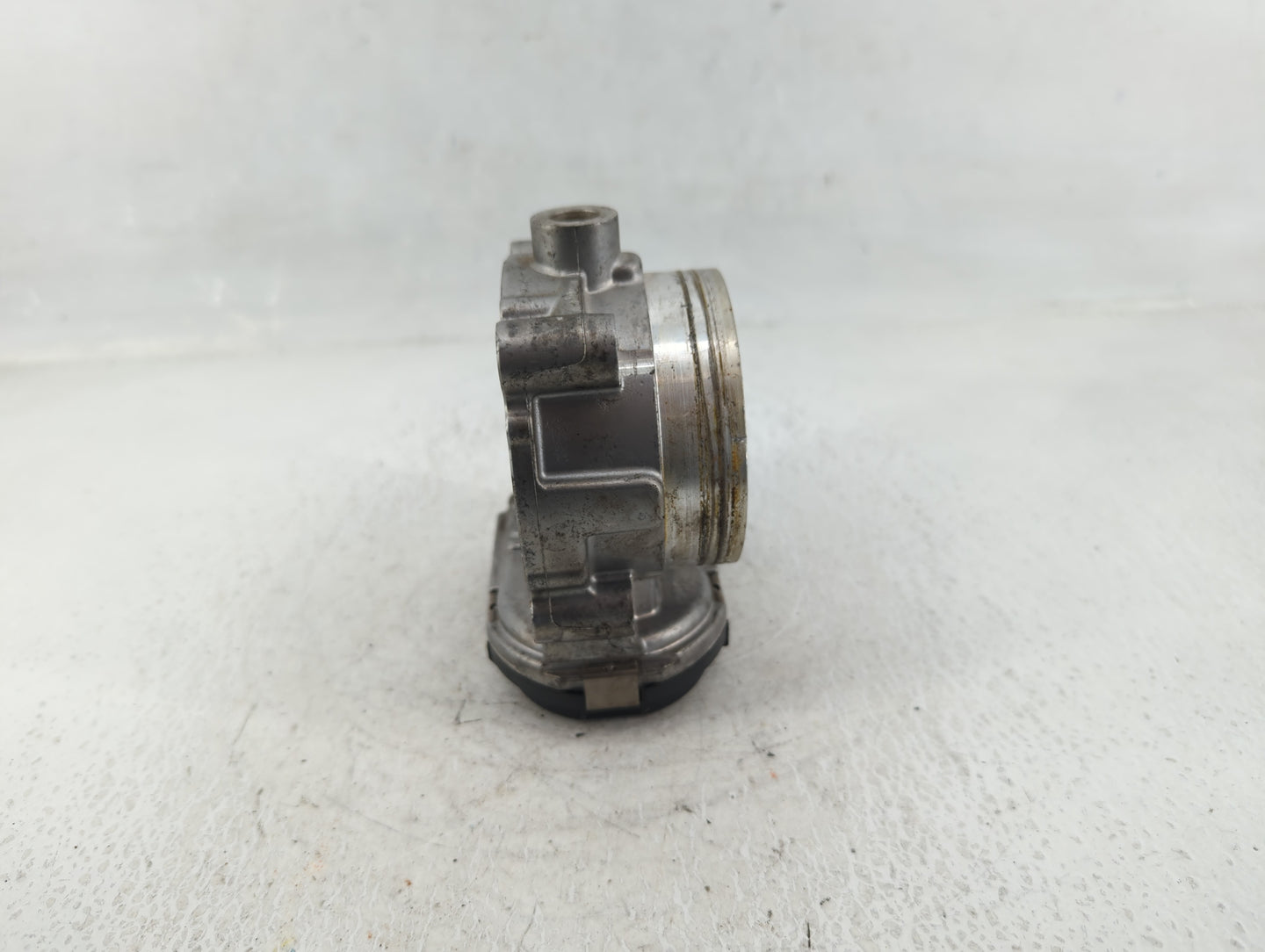 2011-2016 Chrysler Town & Country Throttle Body P/N:05184349AC Fits OEM Used Auto Parts - Oemusedautoparts1.com