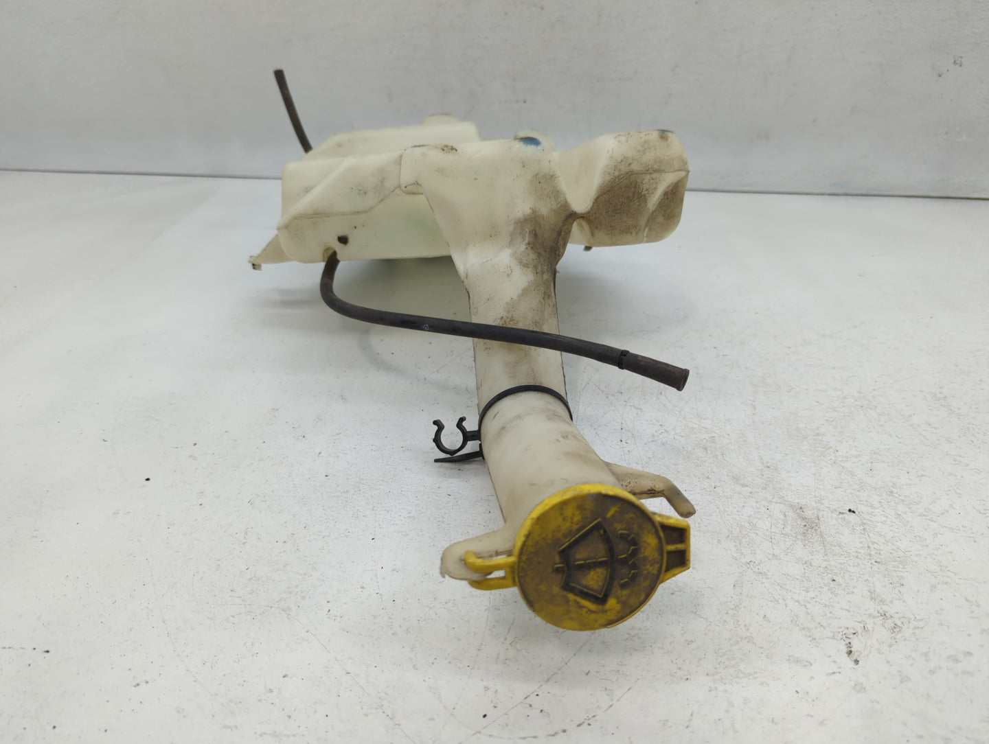 2011 Chrysler Town & Country Windshield Washer Fluid Reservoir Bottle Oem - Oemusedautoparts1.com