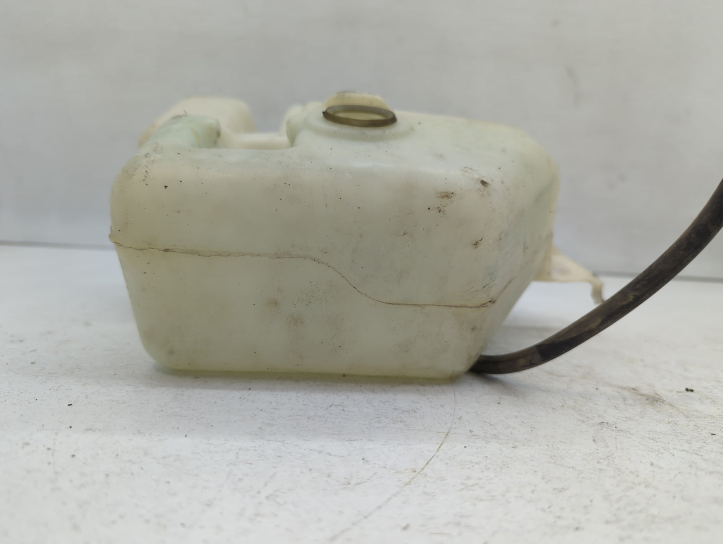 2011 Chrysler Town & Country Windshield Washer Fluid Reservoir Bottle Oem - Oemusedautoparts1.com
